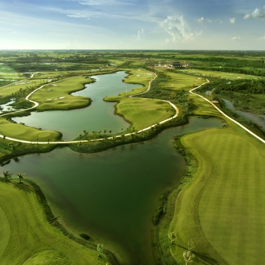 West Lakes Golf & Villas – Sân golf Hồ Chí Minh