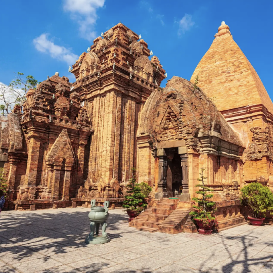 Tour Nha Trang Nửa Ngày - Tham Quan Thành Phố