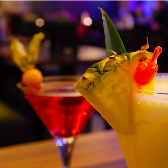 Tour Du Thuyền Hoàng Đế Nha Trang – Tiệc Hoàng Hôn & Bữa Tối Sang Trọng