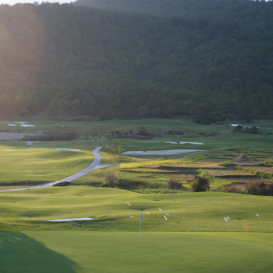  The Dàlat At 1200 – Sân Golf 18 Hố (Bao Gồm Phí Green, Caddy, Cart