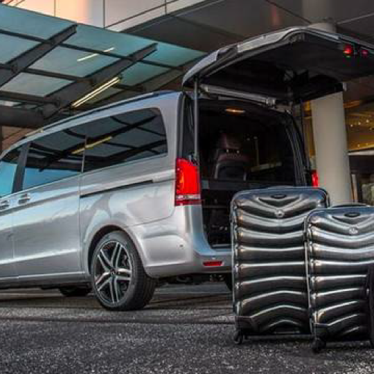 Dịch Vụ Đón Và Tiễn Sân Bay Đà Lạt: Xe Riêng Một Chiều Và Khứ Hồi