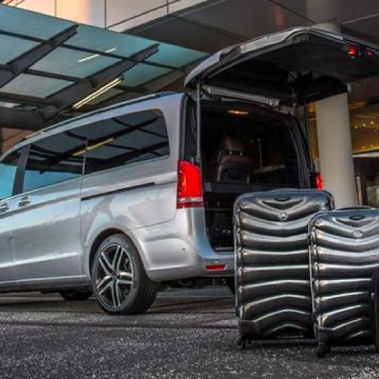 Dịch Vụ Đưa Đón Sân Bay Tân Sơn Nhất - Xe Riêng Một Chiều Hoặc Khứ Hồi