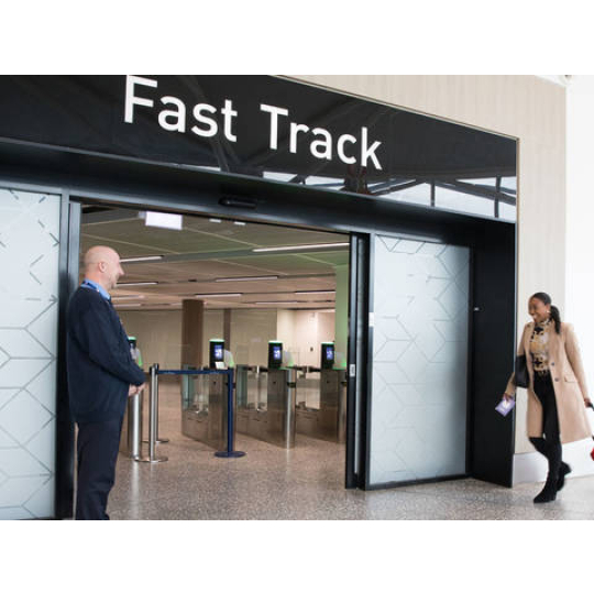 Dịch Vụ Fast Track Nhập Cảnh Và Xuất Cảnh Tại Sân Bay Cam Ranh, Nha Trang